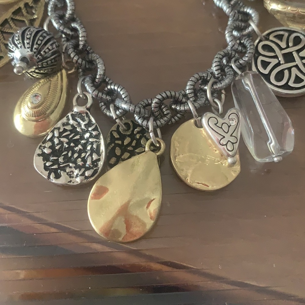 Cute costume jewelry charm bracelet - Picture 4 of 6